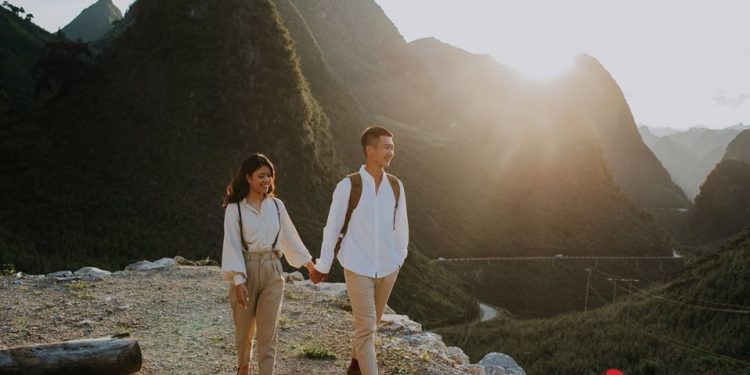 Ảnh cưới tuyệt đẹp trong khung cảnh cao nguyên đá Đồng Văn hùng vĩ