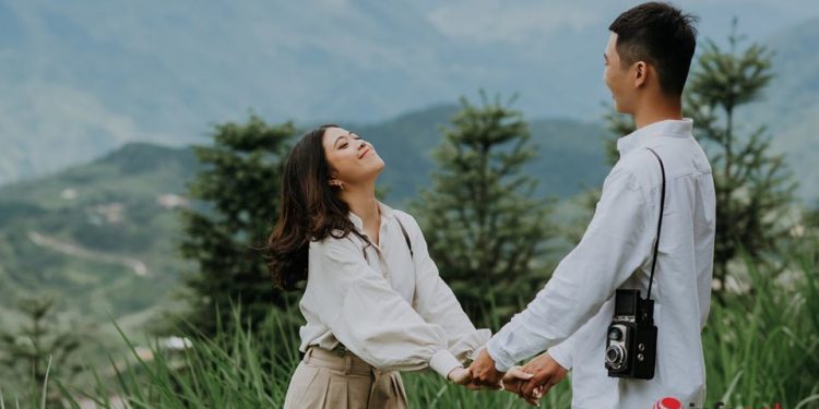 Ảnh cưới tuyệt đẹp trong khung cảnh cao nguyên đá Đồng Văn hùng vĩ