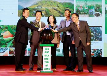 Chuyển đổi số, đón đầu để phát triển