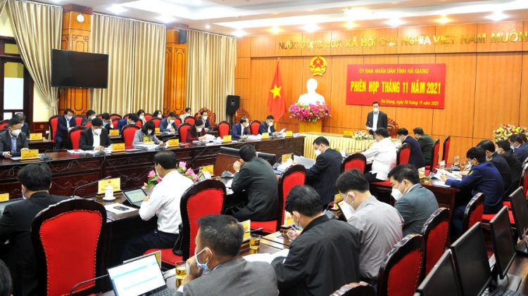 UBND tỉnh họp phiên chuyên đề tháng 11