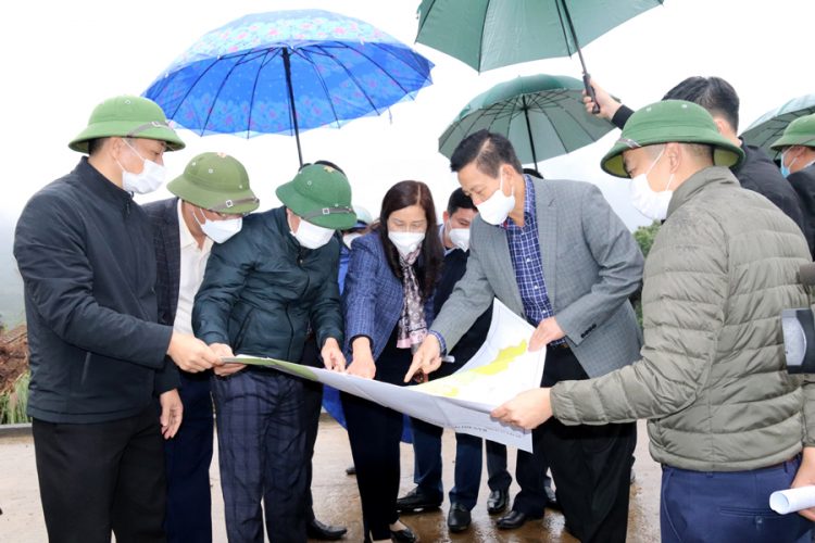 Chủ tịch UBND tỉnh Nguyễn Văn Sơn kiểm tra một số dự án tại Vị Xuyên