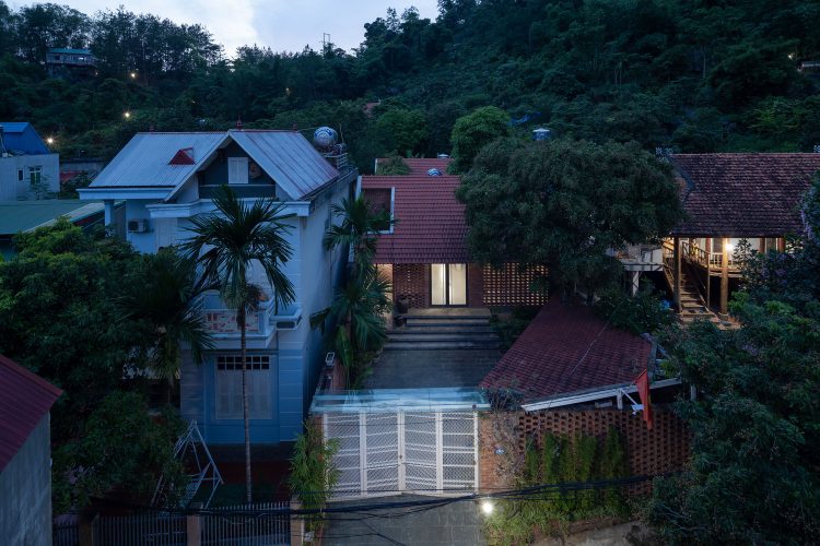 Nhà ngói Bắc Bộ ‘ẩn mình’ trong rừng cây