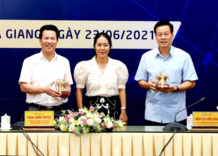 Vững tâm thế Tiên phong chuyển đổi số