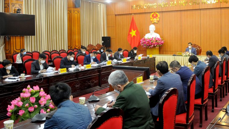Chủ tịch UBND tỉnh Nguyễn Văn Sơn nghe báo cáo tiến độ Dự án cải tạo, nâng cấp đường Bắc Quang – Xín Mần
