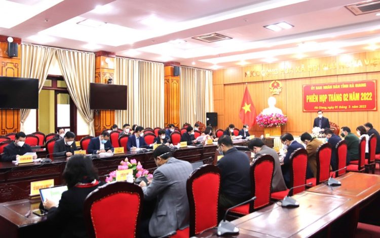 UBND tỉnh họp phiên thường kỳ tháng 2/2022