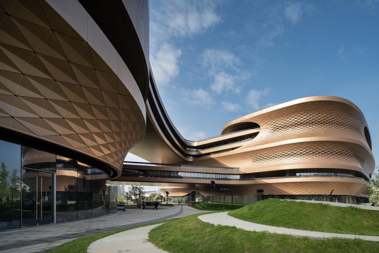 Zaha Hadid Architects ứng dụng kiến trúc hình thái học trong Infinitus Plaza