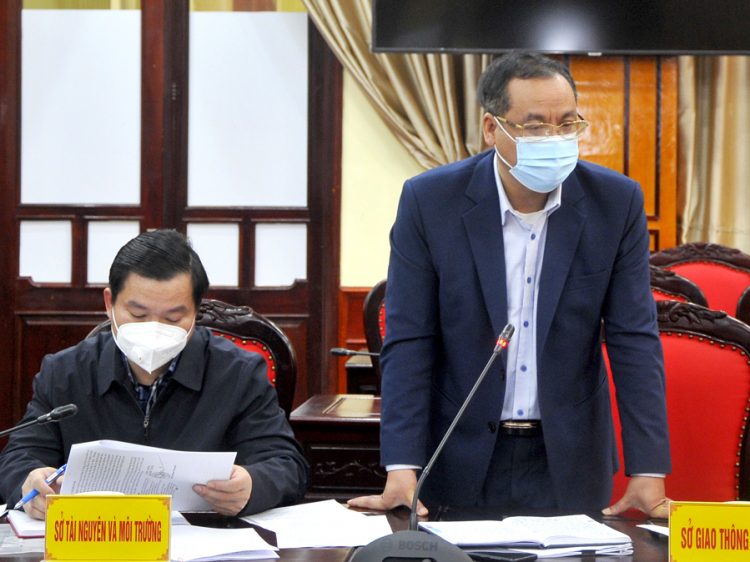 Chủ tịch UBND tỉnh Nguyễn Văn Sơn nghe báo cáo tiến độ Dự án cải tạo, nâng cấp đường Bắc Quang – Xín Mần