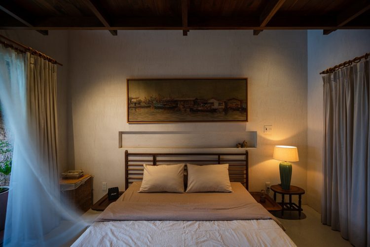 H House được tạo nên với mục tiêu hiện diện cho tinh thần sống hài hòa cùng thiên nhiên, đồng thời phá bỏ sự ngột ngạt thường thấy ở những ngôi nhà ống tại các đô thị lớn.