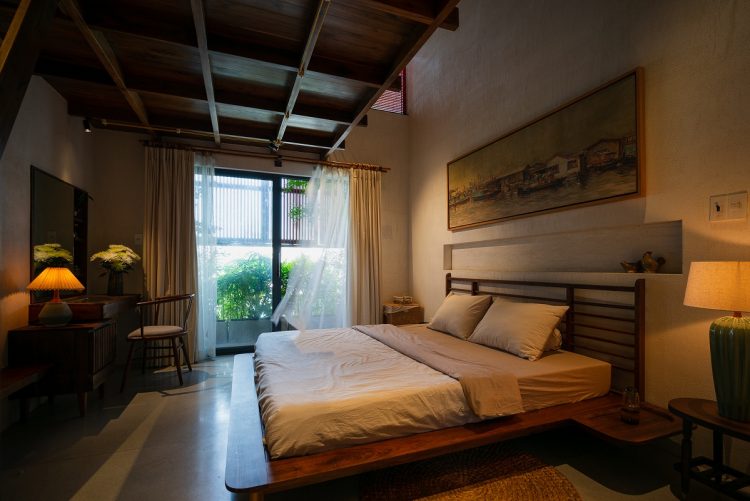 H House được tạo nên với mục tiêu hiện diện cho tinh thần sống hài hòa cùng thiên nhiên, đồng thời phá bỏ sự ngột ngạt thường thấy ở những ngôi nhà ống tại các đô thị lớn.