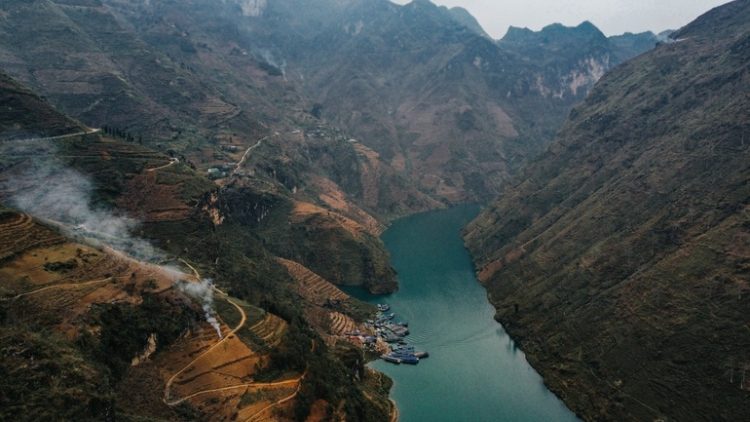 Ngôi làng du lịch thiết kế “hình đôi mắt”, đẹp ấn tượng tại Hà Giang