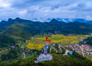 Khoảnh khắc tự hào một dải biên cương.