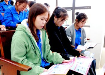 Đẩy mạnh chuyển đổi số, xây dựng hệ thống an sinh xã hội bền vững.